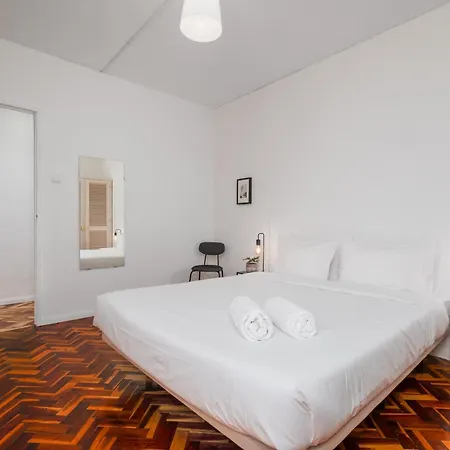 - Host & Chill Апартаменты