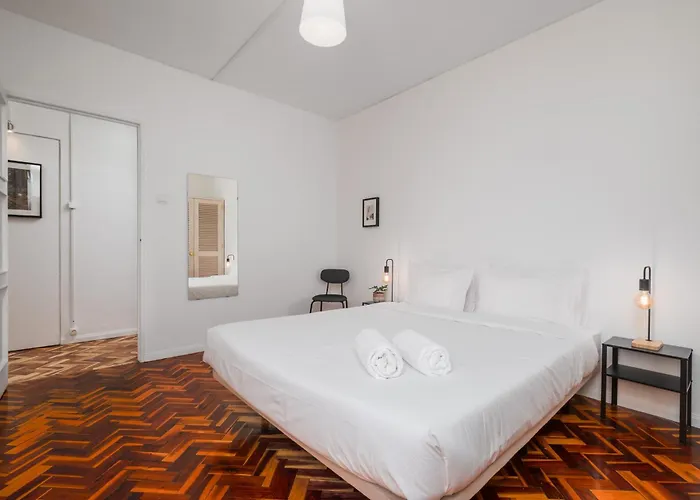 - Host & Chill Daire