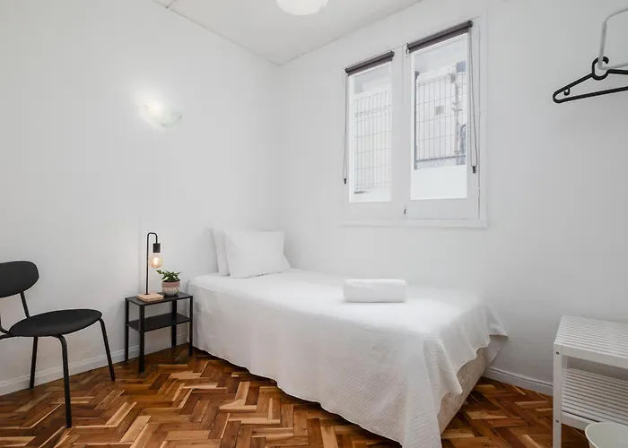 - Host & Chill Daire Ponta Delgada