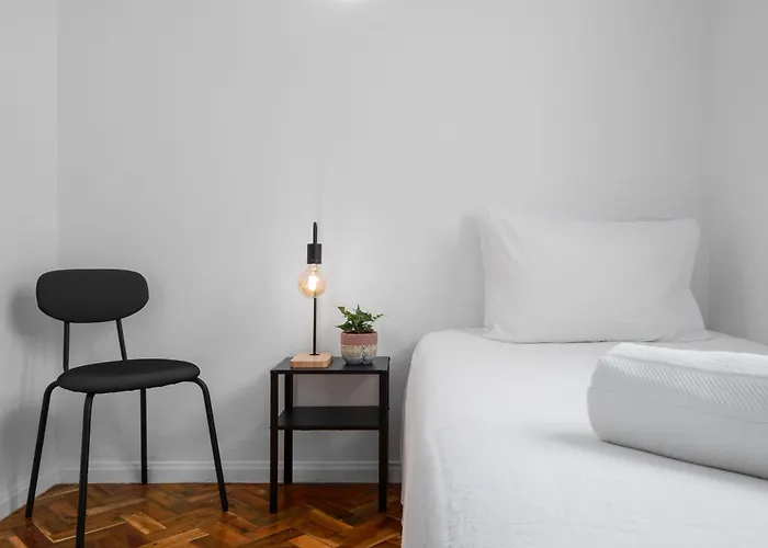 - Host & Chill Ponta Delgada