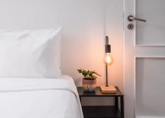 - Host & Chill Daire *